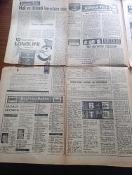 Hareket Gazetesi - Turkish Newspaper - 2 Mayıs 1963 - Kıbrıs'ta Türk ve Rumlar henüz anlaşamadılar - Kıbrıs Türkleri anayasa hükümlerinin tam tatbiki ve aile belediye kararından vazgeçilmemesini istiyor - 1 Mayıs bayramında uçurtma uçuranlar Fotoğrafı - öğrenciler kooperatif kuruyor - emlak vergisi İhdas ediliyor - sinema yıldızı Jayne Mansfield boşandı - Kruşçef ile Fidel Castro 1 Mayıs törenini yan yana izledi Fotoğrafı - Churchill politikayı bırakıyor - İstanbul Ankara Radyosu Programı - suç ortada suçlu yok yazan Adnan Veli - İstanbul sinema programı - İngiliz polisi casuslara karşı - boydan boya kırık ayna Yazan Agatha Christie Yazı Dizisi - Tekbir'in dünyası yazan Reşat Ekrem Koçu Yazı Dizisi - Dalan tırmanan hem de karada giden denizaltı - Galatasaray Demirspor'u 4 0 yendi Fotoğraf - Fenerbahçe Beşiktaş büyük maça hazırlanıyor - genç milli takım İsrail maçı için yeniden seçildi - Beşiktaş Şenol'un attığı üç gol ile Kasımpaşa engelini de rahat aştı Fotoğrafı