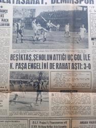 Hareket Gazetesi - Turkish Newspaper - 2 Mayıs 1963 - Kıbrıs'ta Türk ve Rumlar henüz anlaşamadılar - Kıbrıs Türkleri anayasa hükümlerinin tam tatbiki ve aile belediye kararından vazgeçilmemesini istiyor - 1 Mayıs bayramında uçurtma uçuranlar Fotoğrafı - öğrenciler kooperatif kuruyor - emlak vergisi İhdas ediliyor - sinema yıldızı Jayne Mansfield boşandı - Kruşçef ile Fidel Castro 1 Mayıs törenini yan yana izledi Fotoğrafı - Churchill politikayı bırakıyor - İstanbul Ankara Radyosu Programı - suç ortada suçlu yok yazan Adnan Veli - İstanbul sinema programı - İngiliz polisi casuslara karşı - boydan boya kırık ayna Yazan Agatha Christie Yazı Dizisi - Tekbir'in dünyası yazan Reşat Ekrem Koçu Yazı Dizisi - Dalan tırmanan hem de karada giden denizaltı - Galatasaray Demirspor'u 4 0 yendi Fotoğraf - Fenerbahçe Beşiktaş büyük maça hazırlanıyor - genç milli takım İsrail maçı için yeniden seçildi - Beşiktaş Şenol'un attığı üç gol ile Kasımpaşa engelini de rahat aştı Fotoğrafı