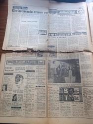Hareket Gazetesi - Turkish Newspaper - 15 Haziran 1963 - CHP grupları İsmet İnönü'ye bir muhtıra verdiler - CHP'de büyük hareket - Alparslan Türkeş en kötü hukuk düzeni bile ihtilalden iyidir dedi - balmumcu'da 21 Mayıs dışı sıkı yönetim davalarına başlanıyor - Christine Keeler rezaleti büyüyor Profumodan başka isimler de çıkıyor fotoğraflar - Atina'da sağcı bir askeri ihtilali yalanlandı - Ruslar feza'ya 5. Adamı da attı Fotoğrafı - İbrahim Öktem halkevlerine üye oluyor -  Zenciler toplama kampına atılıyor - Zenci Lideri Medgar Evers arkadan vuruldu Fotoğrafı - keban'da petrol bulundu - kocamın izinde anlatan Mary Hemingway Yazı Dizisi - tekel ikramları yazan Adnan Veli - İstanbul Ankara Radyosu Programı - İstanbul'da bir küçük ressam Bedri Baykam Fotoğraflar - Kleopatra filmi masrafını kurtardı - Gina Lollobrigida Tahran'da Fotoğrafı - burç falı - Irak'taki Kürt harekatı devam ediyor - Beşiktaş mithatpaşa'da Galatasaray 19 Mayıs stadında - Fenerbahçe reisi Dr İsmet Uluğ konuştu Foto
