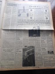 Halka ve Olaylara Tercüman Gazetesi - Turkish Newspaper - 15 Eylül 1966 - Cemal Gürsel Dün vefat etti fotoğraf - 4. Cumhurbaşkanı hastalığının 294. Günü ruhunu teslim etti - Melahat Gürsel vasiyeti yok dedi Cevdet Sunay Selefine Allah'tan rahmet diledi - Cemal Gürsel'in hayatını Gürsel anlatıyor - Süleyman Demirel ölüm haberini halka hitap ederken duydu ve Ege gezisini kesti - Parti liderleri  Gürsel ailesine ve millete başsağlığı dilediler  - Adnan Menderes Fatin Rüştü Zorlu ve Hasan Polatkan için mevlit okunacak - sihirbaz mandrake çizen Falk Davis - katerina'nın gözyaşları yazan Murat Sertoğlu - Dar gelirli vatandaşlar için ideal şehir Kütahya - Aşık dertli yazan Ali Rıza Alp çizen Şahap Ayhan - Yunan başbakanı Stefanopulos Türkiye'ye bedel verilecek dedi - uluslararası konkurhipiklerin birinci günü - Boğaziçi armağanını Bulgar Pavlov kazandı - Kemal Öncü fotoğraf - Muhammed Ali Clay'in sağ bileği çatlak - Beşiktaş Galatasaray Fenerbahçe Vefa Ve Feriköy dün çalıştılar