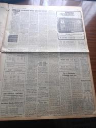 Halka ve Olaylara Tercüman Gazetesi - Turkish Newspaper - 15 Eylül 1966 - Cemal Gürsel Dün vefat etti fotoğraf - 4. Cumhurbaşkanı hastalığının 294. Günü ruhunu teslim etti - Melahat Gürsel vasiyeti yok dedi Cevdet Sunay Selefine Allah'tan rahmet diledi - Cemal Gürsel'in hayatını Gürsel anlatıyor - Süleyman Demirel ölüm haberini halka hitap ederken duydu ve Ege gezisini kesti - Parti liderleri  Gürsel ailesine ve millete başsağlığı dilediler  - Adnan Menderes Fatin Rüştü Zorlu ve Hasan Polatkan için mevlit okunacak - sihirbaz mandrake çizen Falk Davis - katerina'nın gözyaşları yazan Murat Sertoğlu - Dar gelirli vatandaşlar için ideal şehir Kütahya - Aşık dertli yazan Ali Rıza Alp çizen Şahap Ayhan - Yunan başbakanı Stefanopulos Türkiye'ye bedel verilecek dedi - uluslararası konkurhipiklerin birinci günü - Boğaziçi armağanını Bulgar Pavlov kazandı - Kemal Öncü fotoğraf - Muhammed Ali Clay'in sağ bileği çatlak - Beşiktaş Galatasaray Fenerbahçe Vefa Ve Feriköy dün çalıştılar