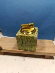 MÇ6----MERMER KAİDELİ ESKİ ARIZALI GAZLI MASA ÇAKMAĞI