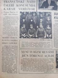 Yeni Gazete - Turkish Newspaper - 30 Mart 1966 - Moskova kongresi'ne Türk komünistleri de iştirak etti - Brejnev Türk Komünist Partisi dış bürosu merkez komitesi sekreteri Yakup Demir'i selamladı Fotoğrafı - Üç Senatör ve iki milletvekili CHP'den ayrıldı - Cumhurbaşkanı Cevdet Sunay dün göreve başladı Fotoğrafı - Cevdet Sunay'ın ilk ziyaretçileri kuvvet komutanları oldu - senato Mustafa Deliveli'nin dokunulmazlığı Dün kaldırdı - Atatürk ve Cevdet Sunay fotoğraf - Süleyman Demirel ve bakanlık yetkilileri Turizm mevsiminin açılış töreninde görülüyor fotoğraf - federasyon Fenerbahçeli Ogün Altıparmak'a gümüş madalya verecek - karşıyaka'nın küme düşürülmesi konusundaki karar iptal edildi - basketbolda Fenerbahçe 71 Galatasaray 70 - Budist kızların Amerikan aletleri yürüyüşü - Merih'e ancak 500 günde gidilecek - Türkiye İşçi Partisi'nin İzmir il merkezinden gizli evraklar çalındı - Gina Lollobrigida son filmi Sultanlar'da Fotoğrafı - Devlet Tiyatrosu İzmir'e iyi eser yollamıyormuş