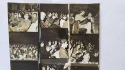 1967 HÜRRİYET ALTIN MİKROFON YARIŞMASI ANADOLU TURU ORİJİNAL FOTOĞRAFI - 24 x 18 cm EBADINDA - 1967 ALTIN MİKROFON YARIŞMASINDA İZMİR KONSERİNDE ÇEKİLMİŞ 12 FARKLI KARE TEK FOTOĞRAFTA. HER BİR KARE 5,5 x 5 cm EBADINDADIR