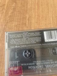 Michael Jackson - Blood On The Dance Floor History In The Mix Kaset ( Jelatinli - Ambalajında ) - Kaset kabında arka tarafta çatlak vardır