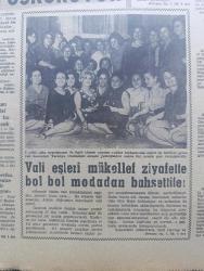 Yeni Gazete - Turkish Newspaper - 9 Aralık 1968 - Bülent Ecevit kendi bölünen Adalet Partisi bu memleketi idare edemez dedi - şimdi bütün gözler Süleyman Demirel'de Fotoğrafı - Sadun Arenciler olağanüstü kongre için 80 imza topladılar - ulaştırma Bakanı Sadettin bilgiç bölünme söz konusu olamaz dedi - Süleyman Demirel hangi bakanın istifa etmesini isterse o bakan görevden çekilecektir - Amerikan harp gemilerinin geçişi mesele oldu Ruslar Ateş püskürüyor - Paris Barış görüşmelerinde Bir de masa kavgası var - Vali eşleri mükellef ziyafette bol bol modadan bahsettiler Fotoğrafı - Kıbrıs'ta ayrı yönetim konusu ele alınacak - İki Amerikan harp gemisi Karadeniz'e bu sabah geçecek - armatörler vasıtasız vergiden de muaf olacak - küba'ya kaçırılan uçaklar problemi - Hamlet'le yeni mevsime girecek olan kenterler tiyatrolarını açtılar Fotoğrafı - Müşfik Kenter Candan İsen Şükran Güngör Leyla Akçan Ve Annesi Yıldız Kenter açılış kokteylinde Fotoğrafı - Pen Club Sabri Esat Siyavuşgil'i andı Foto