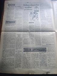 Yeni Gazete - Turkish Newspaper - 9 Aralık 1968 - Bülent Ecevit kendi bölünen Adalet Partisi bu memleketi idare edemez dedi - şimdi bütün gözler Süleyman Demirel'de Fotoğrafı - Sadun Arenciler olağanüstü kongre için 80 imza topladılar - ulaştırma Bakanı Sadettin bilgiç bölünme söz konusu olamaz dedi - Süleyman Demirel hangi bakanın istifa etmesini isterse o bakan görevden çekilecektir - Amerikan harp gemilerinin geçişi mesele oldu Ruslar Ateş püskürüyor - Paris Barış görüşmelerinde Bir de masa kavgası var - Vali eşleri mükellef ziyafette bol bol modadan bahsettiler Fotoğrafı - Kıbrıs'ta ayrı yönetim konusu ele alınacak - İki Amerikan harp gemisi Karadeniz'e bu sabah geçecek - armatörler vasıtasız vergiden de muaf olacak - küba'ya kaçırılan uçaklar problemi - Hamlet'le yeni mevsime girecek olan kenterler tiyatrolarını açtılar Fotoğrafı - Müşfik Kenter Candan İsen Şükran Güngör Leyla Akçan Ve Annesi Yıldız Kenter açılış kokteylinde Fotoğrafı - Pen Club Sabri Esat Siyavuşgil'i andı Foto