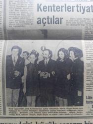 Yeni Gazete - Turkish Newspaper - 9 Aralık 1968 - Bülent Ecevit kendi bölünen Adalet Partisi bu memleketi idare edemez dedi - şimdi bütün gözler Süleyman Demirel'de Fotoğrafı - Sadun Arenciler olağanüstü kongre için 80 imza topladılar - ulaştırma Bakanı Sadettin bilgiç bölünme söz konusu olamaz dedi - Süleyman Demirel hangi bakanın istifa etmesini isterse o bakan görevden çekilecektir - Amerikan harp gemilerinin geçişi mesele oldu Ruslar Ateş püskürüyor - Paris Barış görüşmelerinde Bir de masa kavgası var - Vali eşleri mükellef ziyafette bol bol modadan bahsettiler Fotoğrafı - Kıbrıs'ta ayrı yönetim konusu ele alınacak - İki Amerikan harp gemisi Karadeniz'e bu sabah geçecek - armatörler vasıtasız vergiden de muaf olacak - küba'ya kaçırılan uçaklar problemi - Hamlet'le yeni mevsime girecek olan kenterler tiyatrolarını açtılar Fotoğrafı - Müşfik Kenter Candan İsen Şükran Güngör Leyla Akçan Ve Annesi Yıldız Kenter açılış kokteylinde Fotoğrafı - Pen Club Sabri Esat Siyavuşgil'i andı Foto
