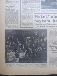 Yeni Gazete - Turkish Newspaper - 10 Aralık 1968 - İki Amerikan savaş gemisi Karadeniz'de Fotoğrafı - Amerikan gemilerini Ruslar gözetliyor - Türkiye İşçi Partisi'nde fevkalade kongreye karar verildi - tekel Bakanı İbrahim Tekin Dün istifa etti Fotoğraf - Yüksel Menderes devrimi şehitleri için saygı duruşu yapmadı - Nahit Menteşe gümrük ve tekel bakanı oldu - anayasa mahkemesi beş aydır başkansız - hukuk'lular süresiz boykota karar verdi - insan hakları günü bugün kutlanacak - İspanya'da öğrenci eylemleri Fotoğrafı - sıkıntılı günlere doğru yazan Hikmet Bil - Nkrumah'ı deviren Ganalı Genç Türkler darbeden sonra yaptıkları bir basın toplantısında fotoğraf - Sovyet Fransız Ticaret bağları kuvvetleniyor - rejisörler yasak sahneleri tercih edince sinemada müstehcen filmler moda oluyor fotoğraf - Geyikler Tilki Therese İsabelle ve Lylah Clare Masalı filmlerinde kadınlar kadınlarla sevişiyor Fotoğrafı - Dormen tiyatrosu bit yeni piyesini Paris'te oynayacak yazan Aydemir Akbaş - Sergi