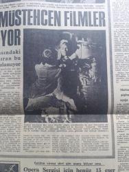 Yeni Gazete - Turkish Newspaper - 10 Aralık 1968 - İki Amerikan savaş gemisi Karadeniz'de Fotoğrafı - Amerikan gemilerini Ruslar gözetliyor - Türkiye İşçi Partisi'nde fevkalade kongreye karar verildi - tekel Bakanı İbrahim Tekin Dün istifa etti Fotoğraf - Yüksel Menderes devrimi şehitleri için saygı duruşu yapmadı - Nahit Menteşe gümrük ve tekel bakanı oldu - anayasa mahkemesi beş aydır başkansız - hukuk'lular süresiz boykota karar verdi - insan hakları günü bugün kutlanacak - İspanya'da öğrenci eylemleri Fotoğrafı - sıkıntılı günlere doğru yazan Hikmet Bil - Nkrumah'ı deviren Ganalı Genç Türkler darbeden sonra yaptıkları bir basın toplantısında fotoğraf - Sovyet Fransız Ticaret bağları kuvvetleniyor - rejisörler yasak sahneleri tercih edince sinemada müstehcen filmler moda oluyor fotoğraf - Geyikler Tilki Therese İsabelle ve Lylah Clare Masalı filmlerinde kadınlar kadınlarla sevişiyor Fotoğrafı - Dormen tiyatrosu bit yeni piyesini Paris'te oynayacak yazan Aydemir Akbaş - Sergi