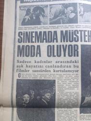 Yeni Gazete - Turkish Newspaper - 10 Aralık 1968 - İki Amerikan savaş gemisi Karadeniz'de Fotoğrafı - Amerikan gemilerini Ruslar gözetliyor - Türkiye İşçi Partisi'nde fevkalade kongreye karar verildi - tekel Bakanı İbrahim Tekin Dün istifa etti Fotoğraf - Yüksel Menderes devrimi şehitleri için saygı duruşu yapmadı - Nahit Menteşe gümrük ve tekel bakanı oldu - anayasa mahkemesi beş aydır başkansız - hukuk'lular süresiz boykota karar verdi - insan hakları günü bugün kutlanacak - İspanya'da öğrenci eylemleri Fotoğrafı - sıkıntılı günlere doğru yazan Hikmet Bil - Nkrumah'ı deviren Ganalı Genç Türkler darbeden sonra yaptıkları bir basın toplantısında fotoğraf - Sovyet Fransız Ticaret bağları kuvvetleniyor - rejisörler yasak sahneleri tercih edince sinemada müstehcen filmler moda oluyor fotoğraf - Geyikler Tilki Therese İsabelle ve Lylah Clare Masalı filmlerinde kadınlar kadınlarla sevişiyor Fotoğrafı - Dormen tiyatrosu bit yeni piyesini Paris'te oynayacak yazan Aydemir Akbaş - Sergi