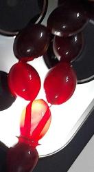 OSMANLI DÖNEMİ OBJEDEN YAPILMA KOYU KIRMIZI MUHTEŞEM SIKMA KEHRİBAR TESPİH GÜMÜŞ-PİRİNÇ PÜSKÜLLÜ 2UUU1A1 ÇOK NADİR