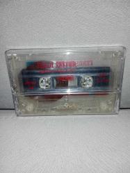 Kaset Ferdi Tayfur Nisan yağmuru albümü. Orijinal. 1987 Uzelli no 023. Kartoneti yok. sorunsuz çalışıyor