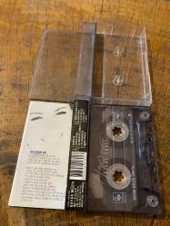 HÜLYA AVŞAR - HAYAT BÖYLE - KASET