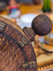 Masif Ağaç El İşi Masa Saati Dümen Formunda