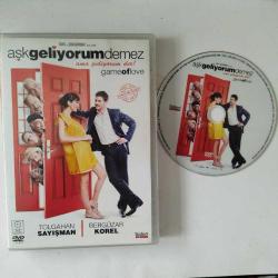 AŞK GELİYORUM DEMEZ ( GAME OF LOVE ) - TOLGA SAYIŞMAN - BERGÜZAR KOREL  95  DAKİKA TÜRK FİLMİ -  DVD  FİLM
