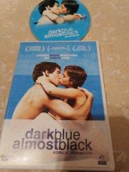 KOYU LACİ SİYAHA YAKIN / DARK BLUE ALMOST BLACK - BİR DANIEL SANCHEZ AREVALD FİLMİ -DVD FİLM -2.EL