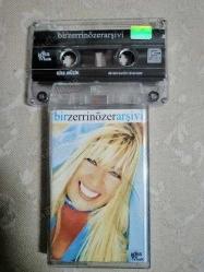 ZERRİN ÖZER - BİR ZERRİN ÖZER ARŞİVİ   2000  TÜRKİYE BASIM -(KASET)