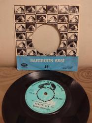 Nurhan Damcıoğlu - Yangın Var / Ufacıksın -1971 Türkiye Basım 45 lik Plak 2.EL