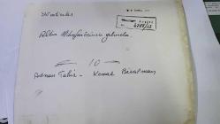 1967 HÜRRİYET ALTIN MİKROFON YARIŞMASI ORİJİNAL BÜYÜK BOY FOTOĞRAFI - 22 x 18 cm EBADINDA - 1967 HÜRRİYET ALTIN MİKROFON YARIŞMASI, MASASINDA YERİNİ ALMIŞ OLAN GAZETECİ KEMAL BİSALMAN ve ADNAN TAHİR GÜNTAN AYNI KAREDEYKEN ÇEKİLMİŞ BİR FOTOĞRAF. MASADA FİLTRESİZ BAFRA SİGARASI İLE. 24 ŞUBAT 1967... ÖZEL ARŞİV