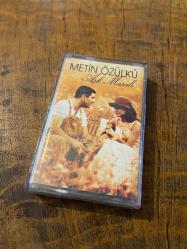 METİN ÖZÜLKÜ - AŞK MASALI - KASET (JELATİNİNDE)