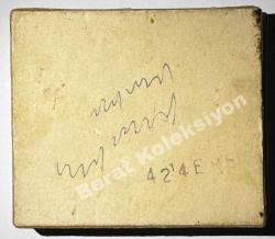 T.C. Okul Gemisi Sigara Kutusu Üzerinde Kumandanızımız Kurmay Yarbay Kemal Kayacan Hatırası Yazmaktadır. ( Kemal Kayacan Aynı Zamanda Milletvekilidir)