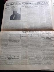 Yeni Sabah Gazetesi - Turkish Newspaper - 14 Nisan 1950 - Mareşal Fevzi Çakmak'ın tabutu Teşvikiye de oturduğu apartmandan çıkarken - Mareşal Fevzi Çakmak'ın evinde neler gördüm neler duydum - Mareşal'ın yeğeni Bay Adnan Çakmak arkadaşımıza anlatıyor fotoğraf - yüksek tahsil gençliği Mareşal Fevzi Çakmak'ın cenaze merasiminde Fotoğrafı - son 2 günlük hadiselerde 48 genç tevkif edildi 100 kişi nezaret altında 37 kişinin sorgusu yapıldı - seçim masrafı ve Marshall yardımları - Truman'a göre dünyanın durumu - vatandaş seçimler için ne düşünüyor - CHP'nin durumu İstanbul'da zorlaştı - Von Papen'in Türkiye'ye dair mühim ifşaatı Yazan Murat Sertoğlu - Mareşal Fevzi Çakmak yazan tarihçi - Osmanlı sarayı'nın son günleri yazan eski bir politikacı Yazı Dizisi - Roosevelt Churchill Stalin başbaşa yazan Amiral Leahy yazı dizisi - ticani tarikatından 7 kişi tevkif edildi - Şehir Tiyatrosu dram kısmında Deli saraylı komedi kısmında üvey kardeşler oyunu - Saray sinemasında kanlı izdivaç filmi