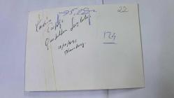 1970'LERDEN HÜRRİYET ALTIN MİKROFON YARIŞMASININ ORİJİNAL FOTOĞRAFI - 15 x 10 cm EBADINDA - ALTIN MİKROFON YARIŞMASINA KATILAN MÜZİSYENLERDEN BİR BATERİSTİN ''KARDEŞİM TEVFİK'E GURBETTEN SEVGİLERLE, 18.10.1971 HAMBURG'' NOTUYLA BİR FOTOĞRAF