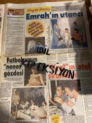 HAFTA SONU DERGİ - GAZETESİ DOĞUM GÜNÜ HEDİYESİ (TURKİSH MAGAZINE - NEWSPAPER) - TAM TAKIM 8 SAYFADIR - 22 MAYIS 1987 - Sayı:21 - Bilge Erol-Muhammet Kelleci-Semra Özal-Gündoğdu Üstün-Polat Erol-Aytekin Yıldız-Turgut Özal-Turan Güneş-Tarık Akan-Sibel Turnagöl-Kaya Ererez-Çetin Tekindor-Rock Hudston-Zerrin Özaydın-Bülent Ersoy-Meral Sezgin-Zeki Müren-Emel Sayın-Meral Küçükerol-Yaşar Kekeva-Taner Şener-Özcan Köknel-Muhteşem Nejad-Nuran Atmanoğlu-Nazan Saatçi-Nazan Şoray-Fenerbahçe nasıl kurtulur-Basri Dirimlili-Ziya Şengül-Birol Pekel-Yalçın Gülhan-Yasemin Türe-Metin Tekin-Sinan Engin-Küçük Emrah-Havva Kopan-Remzi İpek-Lokman Kondakçı-Arzu Tok-Nil Burak-Stüdyo Erol-Erol Atar-Mahmut Tezcan-Müşerref Akay-
