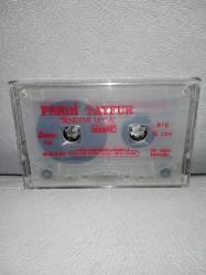 Kaset Ferdi Tayfur Sende mi Leyla albümü. Orijinal 1986 Uzelli Baskı. Kartoneti yok. Baştan sona dinlendi. sorunsuz çalışıyor.