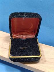 K63----ESKİ KADİFE KAPLAMA YÜZÜK KUTUSU