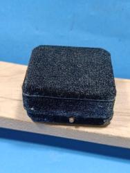 K63----ESKİ KADİFE KAPLAMA YÜZÜK KUTUSU