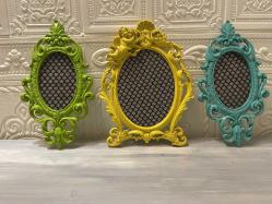 3 adet doğal taş küpe ve standı