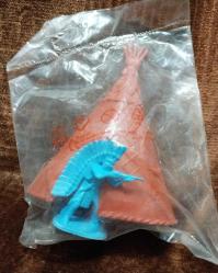 HingFat 90lar Eski bakkaliye kızılderi cadırı ve figür oyuncagı koleksiyonluk parça çadırın yan tarafi catlak