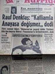 Hürriyet Gazetesi - Turkish Newspaper - 29 Şubat 1964 - Rauf Denktaş katliamla anayasa değişmez dedi - Rus manevrası güvenlik konseyi toplantısında akamete uğradı - Numan Menemencioğlu Rusları taraflar arasına nifak sokmakla suçladı - Yunan birlikleri hazırlık yapıyormuş - Yunan devlet radyosu BBC'yi boykot etti - İlk Rus uçağı Lefkoşa'da bayram havası ile karşılandı - kaymakam Ali Yalçın hastanede oturak alemi tertiplemiş - Amerikan başkanı Johnson bir kanalın açılış töreninde iken sabotaj yapıldı - 8 yaşındaki kız doğum yapacak Fotoğrafı - Güneş bazen geç doğar çizen Faruk Geç - Serbest kürsü herkese söz hakkı yöneten Tahsin Öztin - Migros Kasap Teşvikiye mağazası - İsmet İnönü'nün beyanatı - Susuz yaz filminde Hülya Koçyiğit Ve Ulvi Doğan Fotoğrafı - Ajda Pekkan 4 ayda 4 Film çevirmiştir Fotoğrafı - Kimlik Kartı Gönül Yazar Fotoğrafı - Fikret Hakan artık kadın yerine kitapları tercih edeceğim dedi Fotoğrafı - İstanbul'da 15 şarkı - sinemada kulis - filmciler ucuz film yapacak