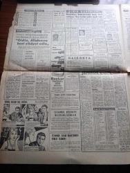 Hürriyet Gazetesi - Turkish Newspaper - 29 Şubat 1964 - Rauf Denktaş katliamla anayasa değişmez dedi - Rus manevrası güvenlik konseyi toplantısında akamete uğradı - Numan Menemencioğlu Rusları taraflar arasına nifak sokmakla suçladı - Yunan birlikleri hazırlık yapıyormuş - Yunan devlet radyosu BBC'yi boykot etti - İlk Rus uçağı Lefkoşa'da bayram havası ile karşılandı - kaymakam Ali Yalçın hastanede oturak alemi tertiplemiş - Amerikan başkanı Johnson bir kanalın açılış töreninde iken sabotaj yapıldı - 8 yaşındaki kız doğum yapacak Fotoğrafı - Güneş bazen geç doğar çizen Faruk Geç - Serbest kürsü herkese söz hakkı yöneten Tahsin Öztin - Migros Kasap Teşvikiye mağazası - İsmet İnönü'nün beyanatı - Susuz yaz filminde Hülya Koçyiğit Ve Ulvi Doğan Fotoğrafı - Ajda Pekkan 4 ayda 4 Film çevirmiştir Fotoğrafı - Kimlik Kartı Gönül Yazar Fotoğrafı - Fikret Hakan artık kadın yerine kitapları tercih edeceğim dedi Fotoğrafı - İstanbul'da 15 şarkı - sinemada kulis - filmciler ucuz film yapacak