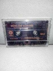 Kaset Müslüm Gürses kısmetim kapanmış albümü. Orijinal. Kartoneti yok. Sorunsuz çalışıyor