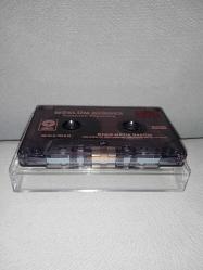 Kaset Müslüm Gürses kısmetim kapanmış albümü. Orijinal. Kartoneti yok. Sorunsuz çalışıyor