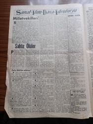 Büyük Doğu Gazetesi -  Turkish Newspaper - 15 Nisan 1949 - Hitap hey Hasan Ali Yücel İsmail Hakkı Tonguç - vesikalar - haftanın manzarası - İsmail Hakkı Tonguç Ankara Erkek lisesi resim ve el işleri öğretmenliğine tayin edilmiştir - Moskova'da çıkan azgın komünist Ogonyek gazetesi bu gazete Türk köy enstitülerini methediyor - 1001 çerçeve Şaha Kiş yazan Necip Fazıl Kısakürek - sanat ilim dava ideoloji - aşırı solcular ve sağcılar kanunu - sahte ölüler - Mümin Kâfir - Ah O Vali Lütfi Kırdar - Yakup ve  Yusuf peygamberler - çöle inen Nur yazan Necip Fazıl Kısakürek yazı dizisi - imamı rabbani Nebi Veli - bakın bir Fransız muharibi Lenin'in ölümünü nasıl anlatıyor - Gorki Köyü - Adana haruniye Düziçi köy enstitüsü'nde cereyan eden direğe komünist bayrağı çekilmesi hadisesi - Suriye işi - Fantoma Oyunu - şehvet örneği bir mani kınalı el isterim incecik bel isterim her gece gel isterim lazım seni ben seni - köy enstitüsünde yaşanan ahlaksız olaylar - Emine Akış ile öğretmen Mehmet Özdemir