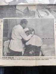 Akşam Gazetesi - Turkish Newspaper - 10 Ekim 1960 - Yassıada'dan Fotoğraflar - İnfaz Yerleri Açıklanmıyor - Alparslan Türkeş Yobazların Kafasını Ezmek Kararındayız Dedi - Düşük Cumhurbaşkanı Celal Bayar İle Düşük Başbakanı Adnan Menderes'e Ait En Son Fotoğraflar - Yassıadadaki Düşüklere Ait Fotoğrafları İrtibat Bürosu Gazetelere Arttırma İle Sattı - Kızkulesi Kahramanı Çizen Suat Yalaz - Köpek Ve Cumhurbaşkanı Yazan Müşerref Hekimoğlu Köşe Yazısı - Öğrenci Dertleri İçin Bir Büro Kuruldu - Burası Amerika Seyhan Bilbaşar Yazı Dizisi - Günahım Seni Sevmek Aşk Ve His Romanı Resimleyen Remzi - İlk Gün Sabık Cumhurbaşkanı Celal Bayar Hesap Verecek - Geyşa'nın Hatıra Defteri Yazan Kimiko Omura Yazı Dizisi - Bize Barbaroslu Derler Yazan Çizen Ratip Tahir Burak -  Nazlı İle Hamza Karikatür - Yaralı Gönül Çizgi Roman - İstanbul Ankara Radyosu Programı - Düşük Bakanlardan Samet Ağaoğlu Yassıada'nın Asker Berberinde Traş Oluyor fotoğraf - Beşiktaş Ankaragücünü Tek Farkla Yendi - Karagümrük Takımı