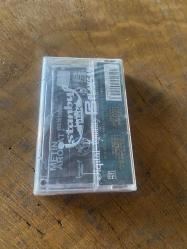 METİN AROLAT - YİNE BİR BAŞIMA - KASET (JELATİNİNDE)