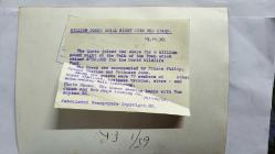 TOM JONES'UN ORİJİNAL BÜYÜK BOY FOTOĞRAFI, İNGİLTERE LONDRA AJANS BASKISI - ORIGINAL PHOTO OF TOM JONES - 22 x 16 cm EBADINDA - KRALİÇE ELIZABETH, 150.000 POUND BAĞIŞ TOPLANAN GECEDE TOM JONES ve KOMEDYEN BOB HOPE'LA TOKALAŞIRKEN ÇEKİLMİŞ ÖZEL BİR KARE. (THE QUEEN ELIZABETH JOINED THE STARS FOR A MILLION-POUND NIGHT AT THE TALK OF THE TOWN WITH RAISED 150,000 POUND. THE QUEEN WAS ACCOMPANIED BY PHILIP, PRINCE CHARLES AND PRINCESS ANNE. AMONG THE GUESTS WERE 17 MEMBERS OF OTHER ROYAL FAMILIES, BUSINESS TYCOONS, STARS - AND MOON-WALKER NEIL ARMSTRONG. PHOTO SHOWS, THE QUEEN SHAKING HANDS WITH TOM JONES AND BOB HOPE LOOKING ON. NOVEMBER 19, 1970)  19 KASIM 1970... İNGİLİZCE HABER METİNLİ. ÖZEL ARŞİV!