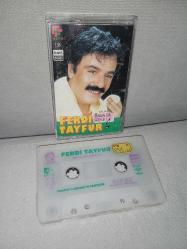 Kaset Ferdi Tayfur Gelirsen Bana da söyle albümü. Orijinal. Raks 1991 baskı. Baştan sona dinlendi sorunsuz çalışıyor. Koleksiyonluk