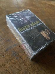 MAHSUN KIRMIZIGÜL - YORULDUM / ÜLKEM AĞLAR - 2 X KASET (JELATİNİNDE)
