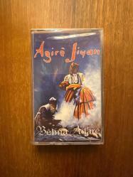 Agira Jiyan: Behna Adare / Kaset  Kom Müzik 2003 ( Ambalajı açılmamıştır)