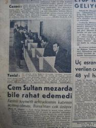 Hürriyet Gazetesi - 1 Mart 1961 - Sabık Bakan Muharrem İhsan Kızıloğlu İstifa Etti Fotoğrafı - Seçim Arifesinde Alınan Kararlar Yarın Birer Birer Müjdelenecek - Cemal Gürsel'in Sol Kolu Da Demir Gibi Fotoğrafı - Demokrat Partili 109 Kişi Yeni Türkiye Partisine Girdi -  Zelzele Elazığ Sivrice'de duvarlar çatladı - Fatih'in Kıymetli Şehzadesi Cem Sultan'ın Kabri Açılmış - Hasan Ali Yücel'in Cenazesi Ankara'ya Nakledilecek - İngiliz yazar Miss Emma Yorke hükümetin davetlisi olarak memleketimize geldi fotoğraf - Zeki Müren yeni Maksim salonlarında - İstanbul Ankara Radyosu Programı - Gün Battıktan Sonra Aşk Romanı Yazan Elizabeth Seiffert Yazı Dizisi - Dedektif Nik'in Maceraları Çizgi Roman - Bozkurt Mensucat Sanayi - Dünya Futbolunun 1 Numaralı Yıldızı Pele Seneye Avrupa'da Oynayacak fotoğrafı - Galatasaray Kalan Son 13 Maçını da İstanbul'da Oynuyor - Spor Toto'da 13 Bilenlerin Sayısı üçe Yükseldi - Güngörmüşler Çizgi Roman - Gökler Hakimi Gordon Çizgi Roman - Haftanın Maçları