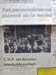 Yeni Sabah Gazetesi - Turkish Newspaper - 14 Nisan 1950 - Mareşal Fevzi Çakmak'ın tabutu Teşvikiye de oturduğu apartmandan çıkarken Fotoğrafı - Mareşal Fevzi Çakmak'ın evinde neler gördüm neler duydum - Mareşal'ın yeğeni Bay Adnan Çakmak arkadaşımıza anlatıyor fotoğraf - yüksek tahsil gençliği Mareşal Fevzi Çakmak'ın cenaze merasiminde Fotoğrafı - son 2 günlük hadiselerde 48 genç tevkif edildi 100 kişi nezaret altında 37 kişinin sorgusu yapıldı - seçim masrafı ve Marshall yardımları - Truman'a göre dünyanın durumu - vatandaş seçimler için ne düşünüyor - CHP'nin durumu İstanbul'da zorlaştı - Von Papen'in Türkiye'ye dair mühim ifşaatı Yazan Murat Sertoğlu Yazı Dizisi - Mareşal Fevzi Çakmak yazan tarihçi - Osmanlı sarayı'nın son günleri yazan eski bir politikacı Yazı Dizisi - ticani tarikatından 7 kişi tevkif edildi - Milli savunma Bakanı Hüsnü Çakır'ın verdiği izahat - İstanbul Ankara Radyosu Programı - grip ve soğuk algınlığına karşı Nevrozin - bulmaca - Türkiye İş Bankası - Luxor pikap