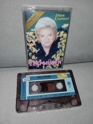 Kaset Zeki Müren Dilek Çeşmesi Albümü. Orijinal 1990 dönem Kağıt Baskı sorunsuz çalışıyor tertemizkoleksiyonluk