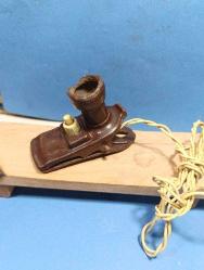 K117----BAKALİT KROKODİL 1940'LAR SEYYAR LAMBA