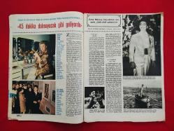 Hayat Dergisi - 6 Mayıs 1976 - Sayı : 19 - Zeki Müren, Hülya Koçyiğit, Fatma Girik, Nurhan Damcıoğlu, Reklamlar, ... - Orta Sayfa Renkli Poster